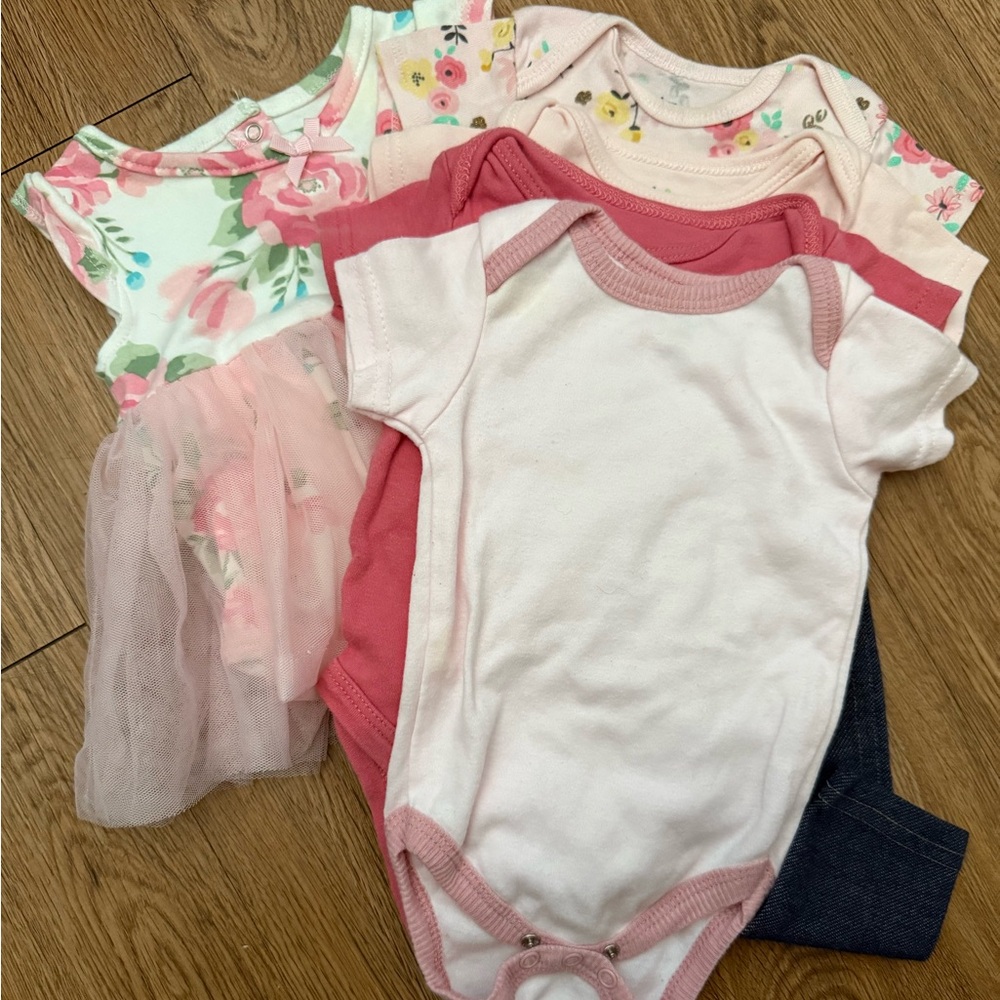 3-6m Preloved Girls Pink and Floral Bodysuit bundles